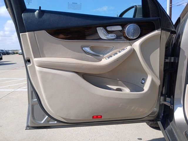 Used 2020 Mercedes-Benz GLC 300 GLC 300 image 19