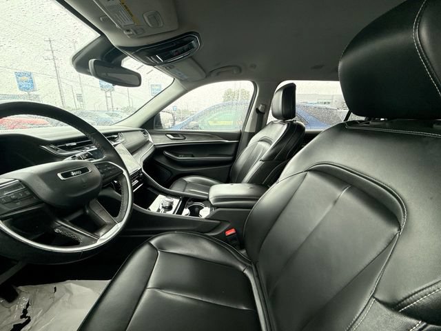 Used 2023 Jeep Grand Cherokee L Limited AWD/4WD image 16