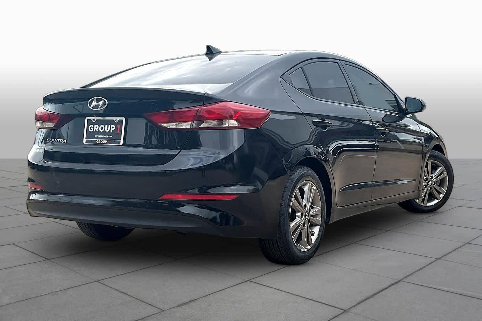 Used 2017 Hyundai Elantra SE FWD image 13