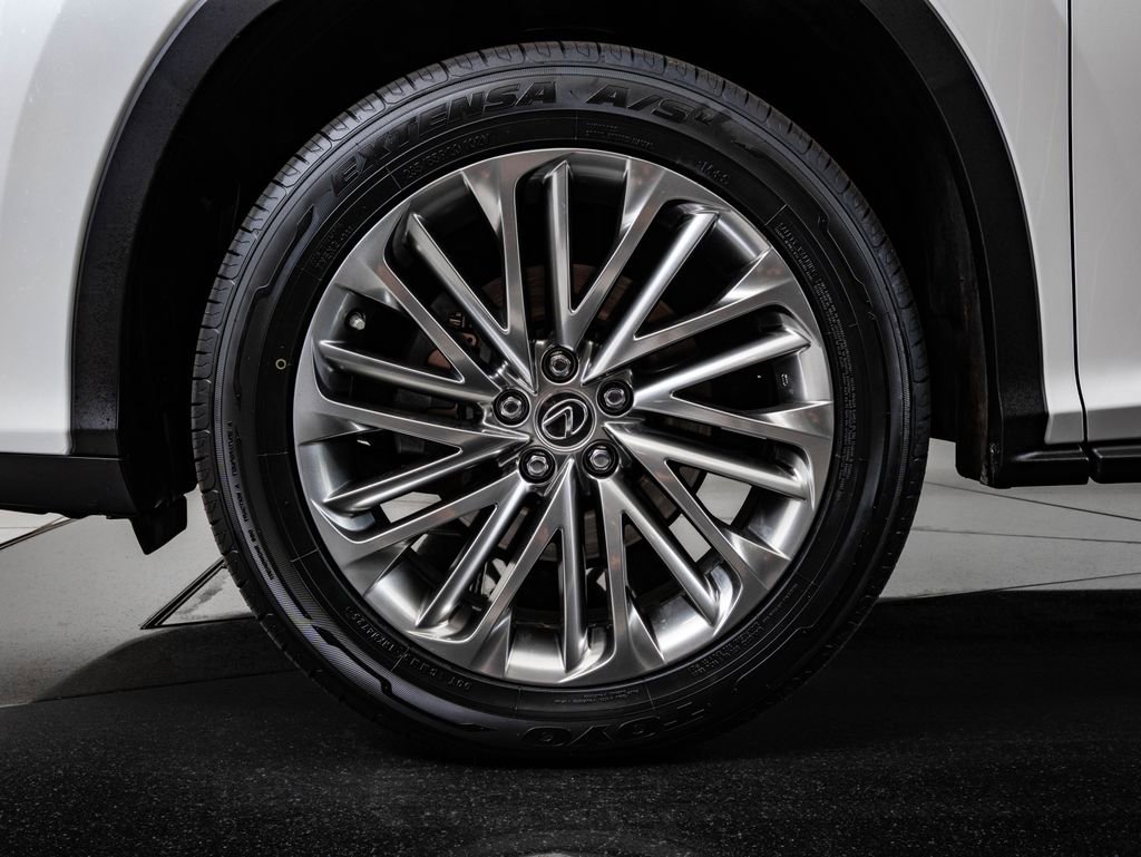 Used 2022 Lexus RX 450hL Luxury w/ Cold Area Package (CT) image 13