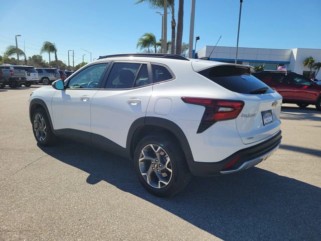 Certified 2025 Chevrolet Trax LT w/ LT Convenience Package image 3