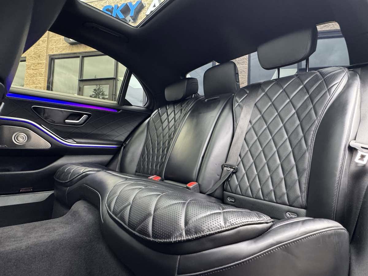 Used 2022 Mercedes-Benz S 580 4MATIC Sedan w/ AMG Line Package image 41