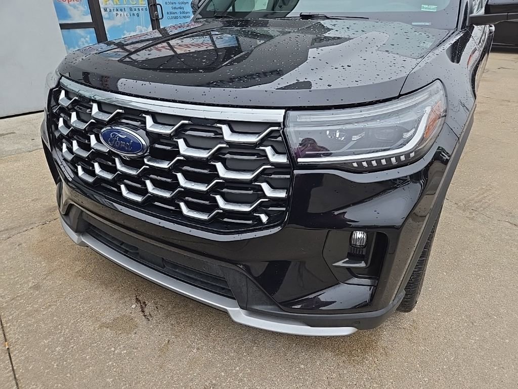 Used 2025 Ford Explorer Platinum w/ LUX Leather Package AWD/4WD image 17