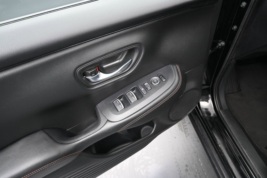 Used 2025 Honda HR-V Sport image 15