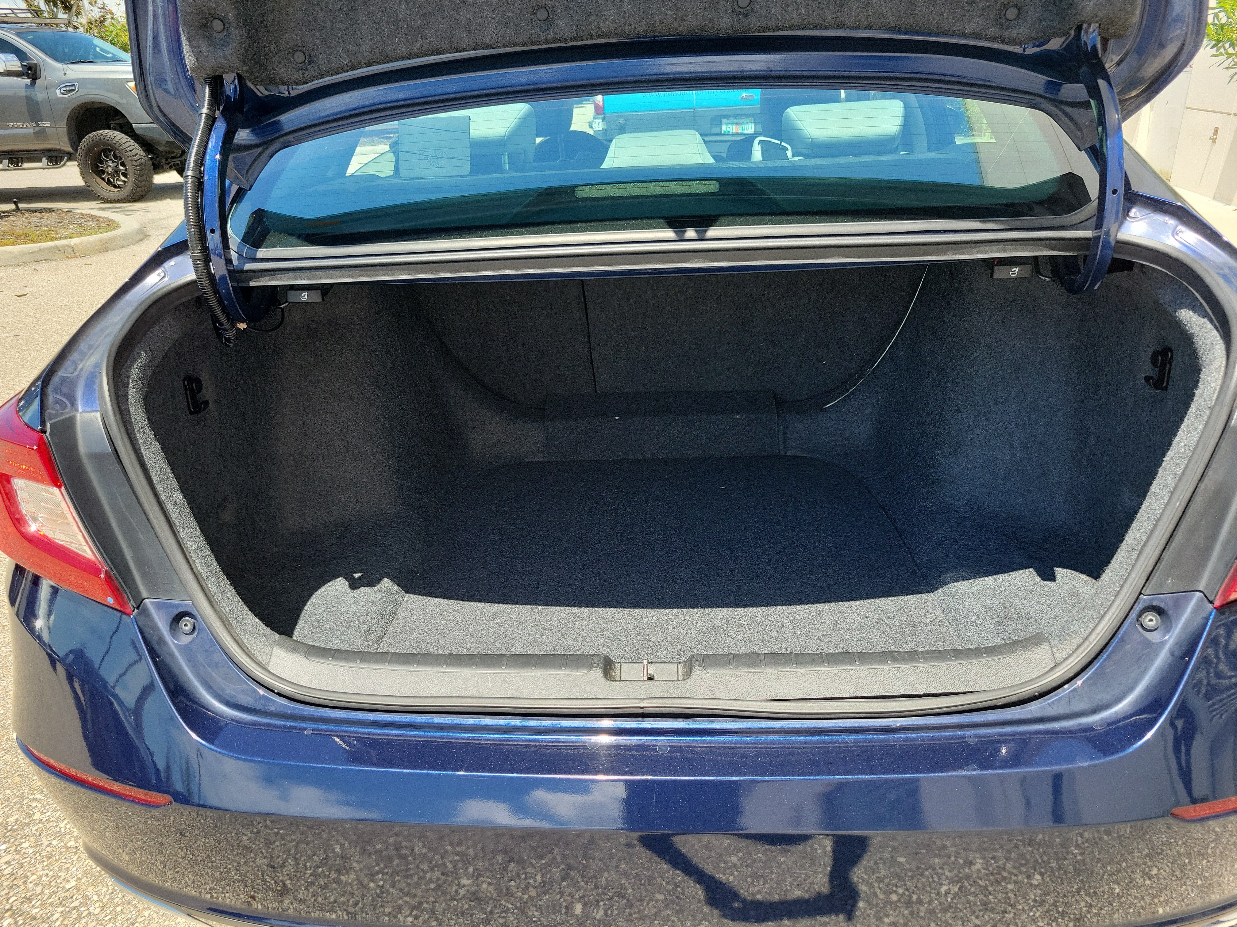 Used 2020 Honda Accord EX image 9
