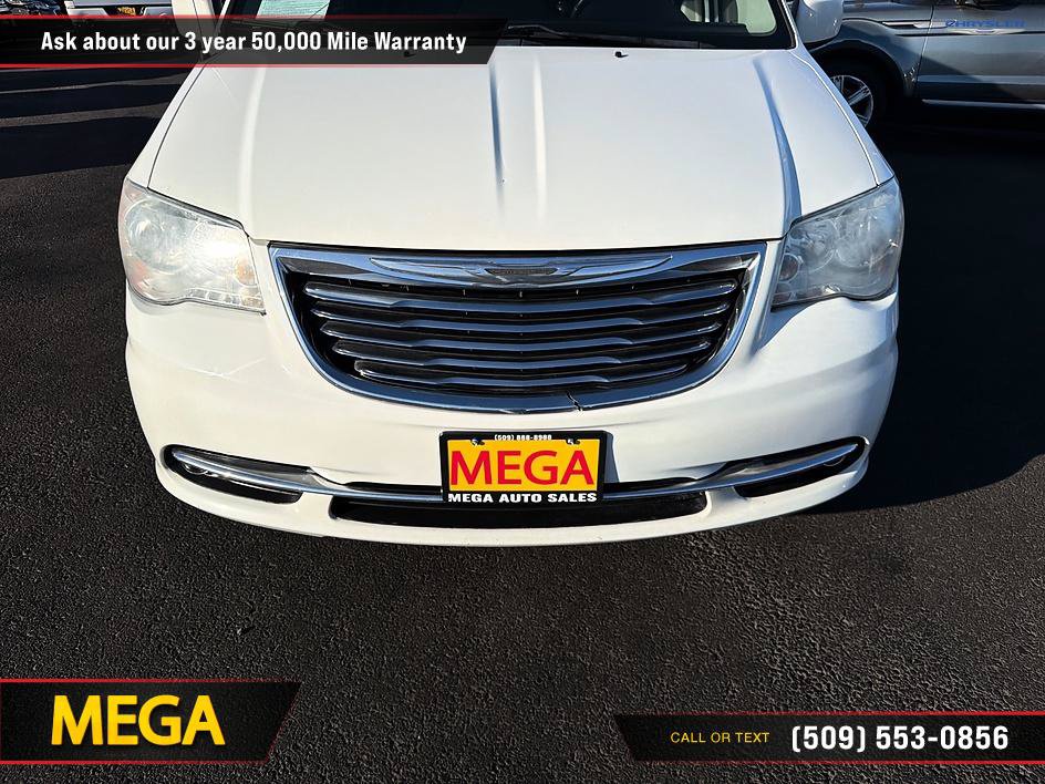 Used 2011 Chrysler Town & Country Touring FWD image 26