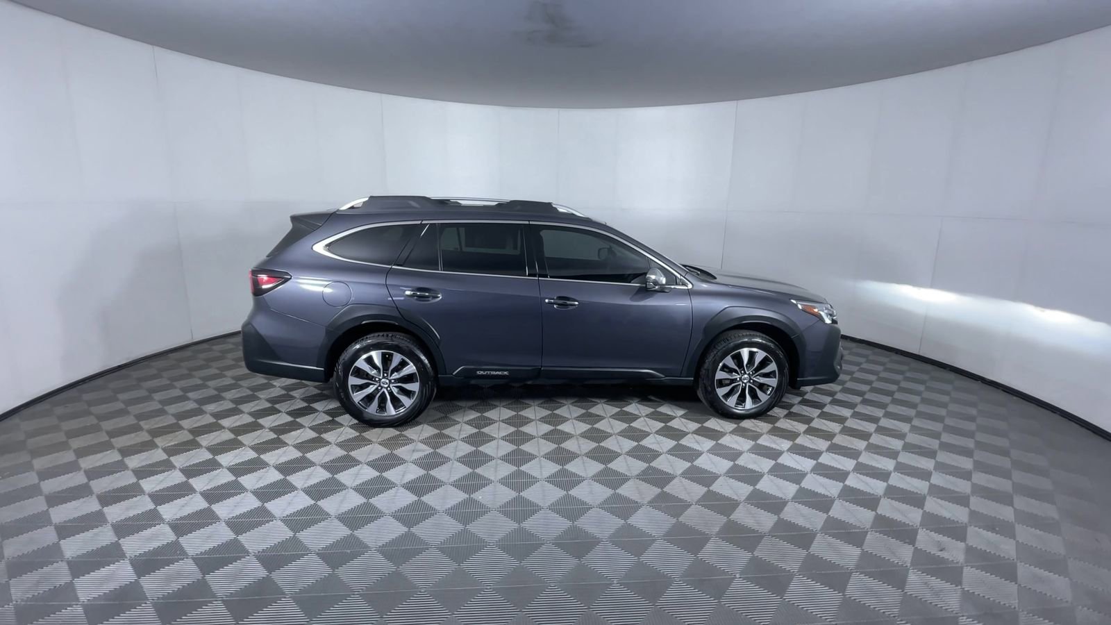 Used 2023 Subaru Outback Touring XT image 9