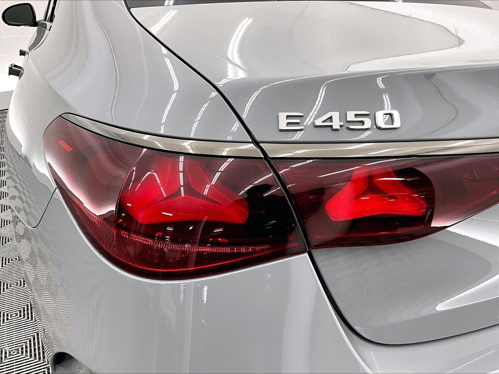New 2027 Mercedes-Benz E 450 4MATIC Sedan image 12
