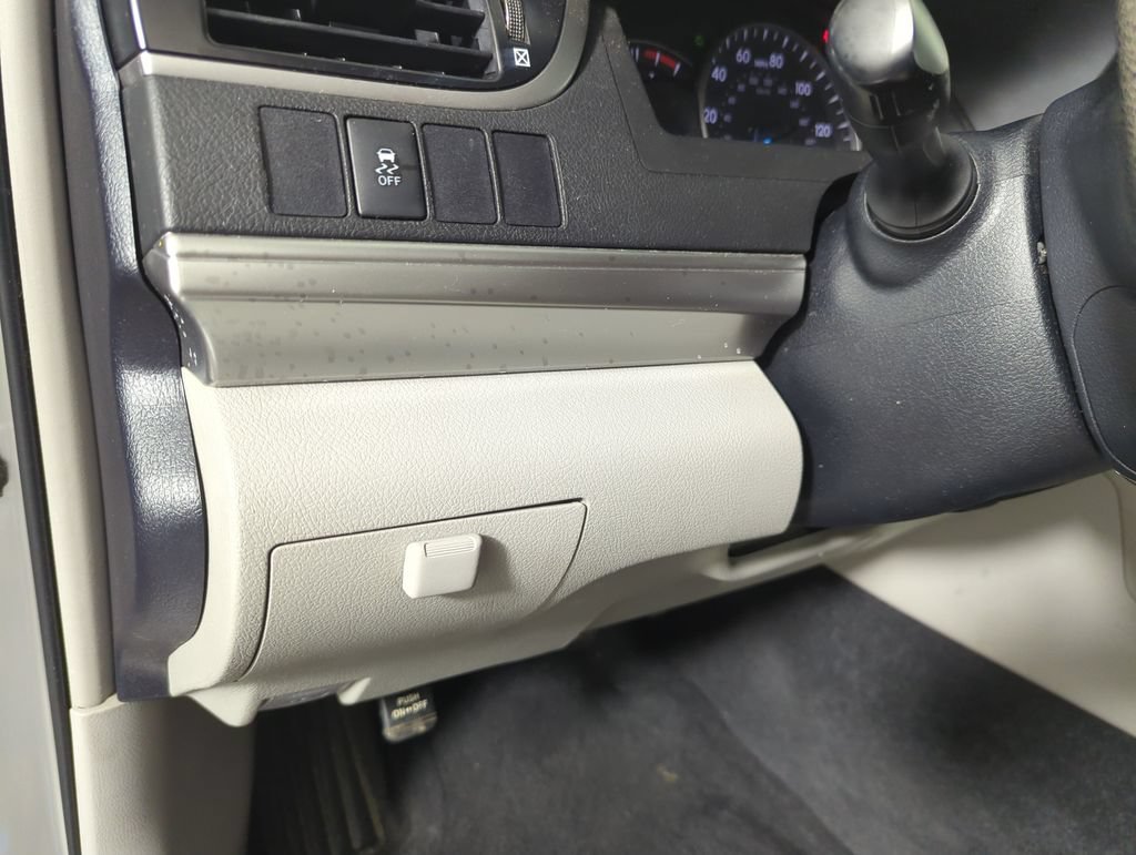 Used 2012 Toyota Camry LE FWD image 25