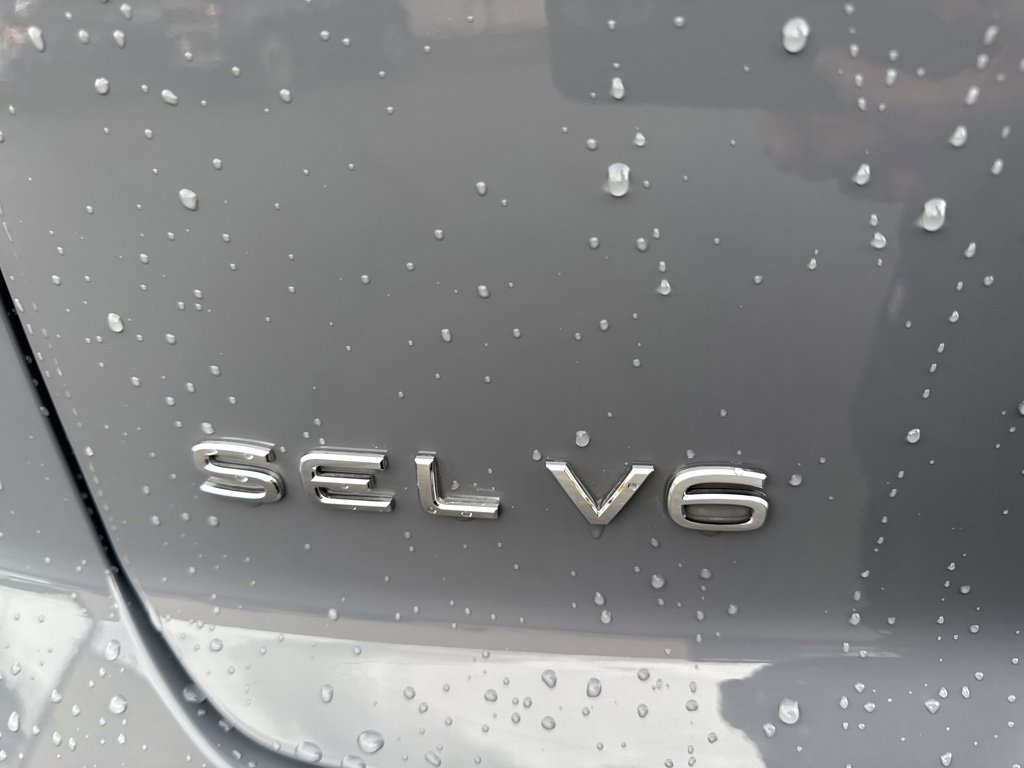 Used 2021 Volkswagen Atlas Cross Sport SEL Premium image 11