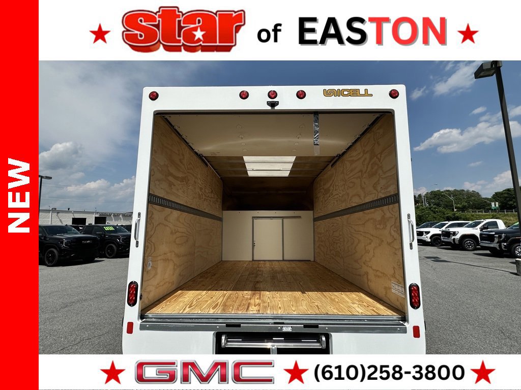 New 2025 GMC Savana 3500 w/ Power Convenience Package image 17