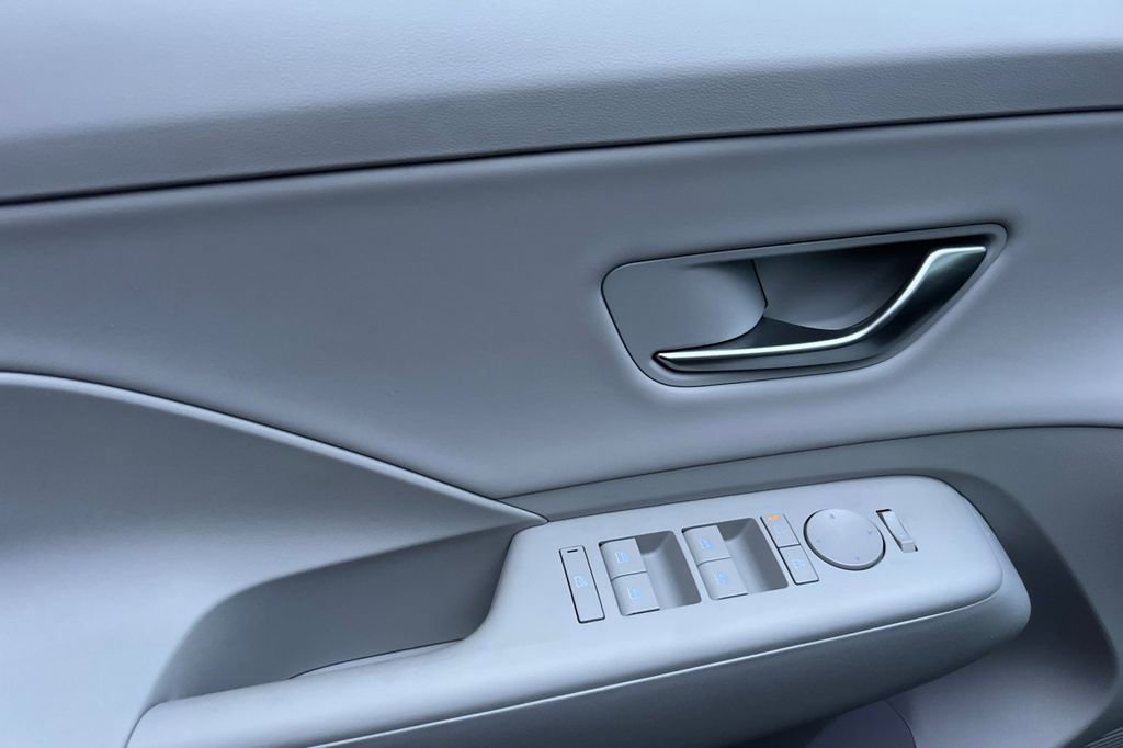 New 2026 Hyundai Kona SEL Premium image 9