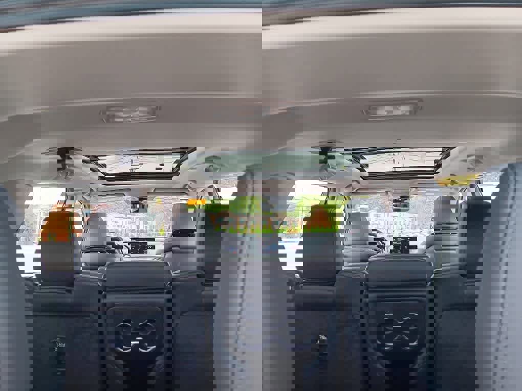 Used 2023 Acura MDX SH-AWD image 12