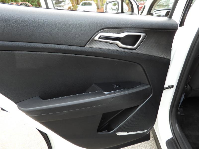 Used 2023 Kia Sportage LX image 29