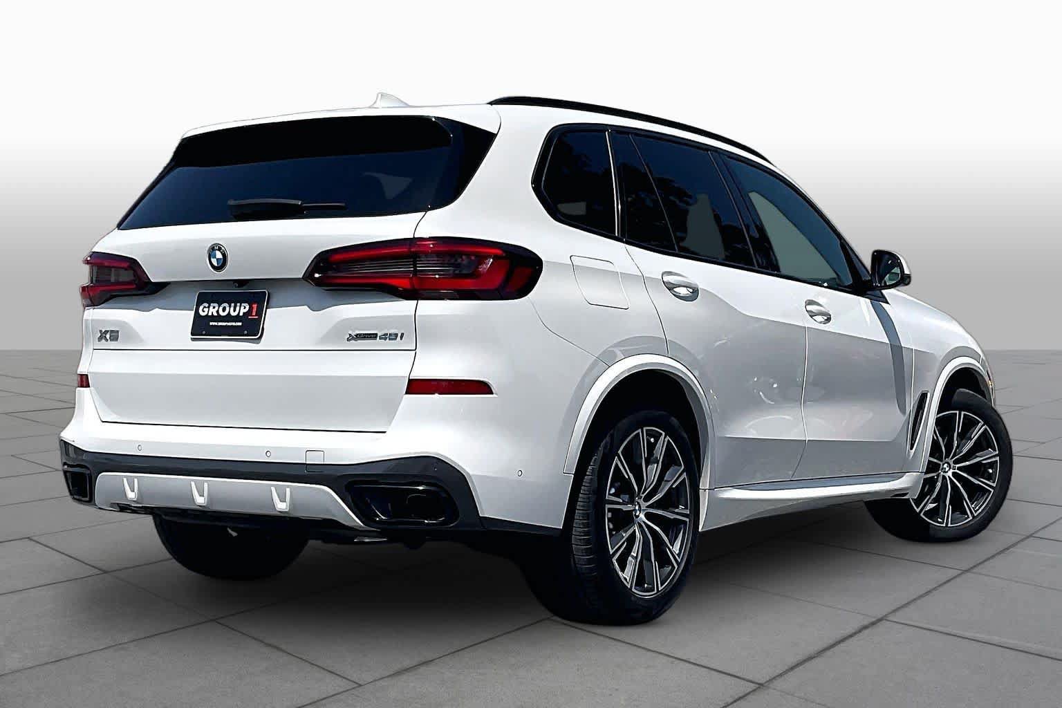 Used 2021 BMW X5 xDrive40i w/ M Sport Package AWD/4WD image 12