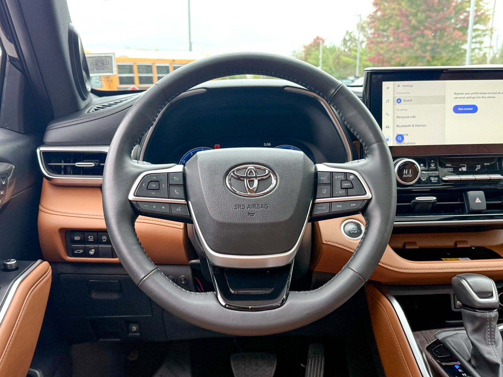 Used 2024 Toyota Highlander Platinum image 18