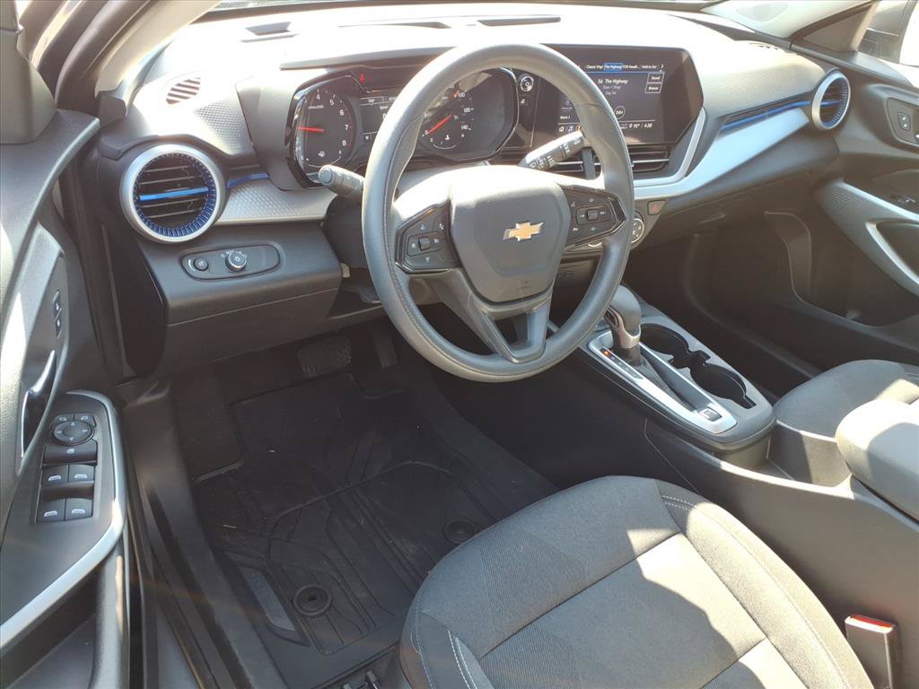 Used 2026 Chevrolet Trax LS w/ Driver Confidence Package FWD image 18