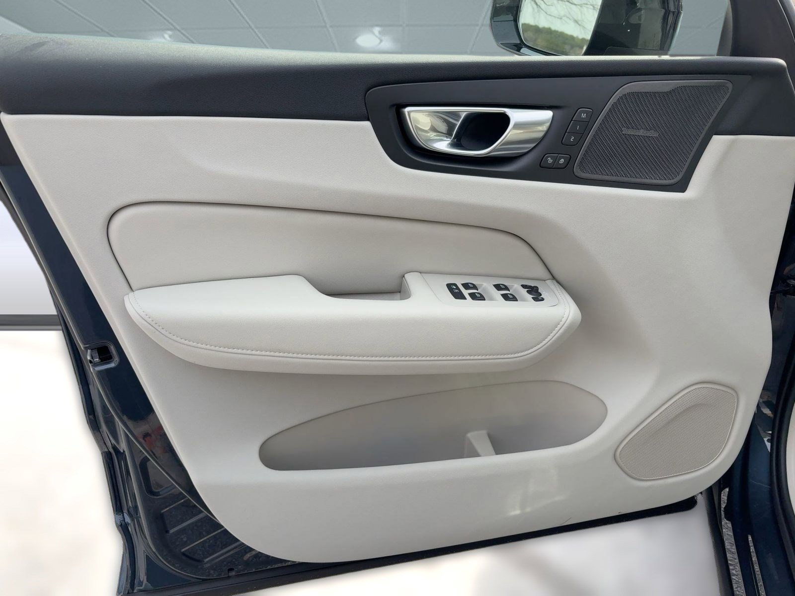 New 2026 Volvo XC60 B5 Ultra w/ Protection Package Premier image 22