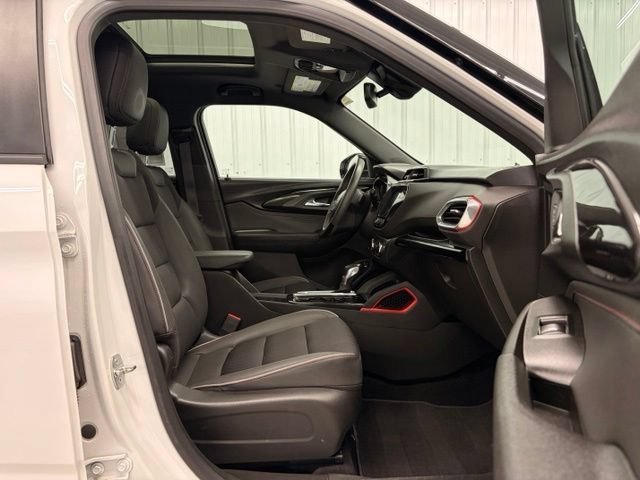 Used 2022 Chevrolet TrailBlazer RS w/ Sun and Liftgate Package AWD/4WD image 11