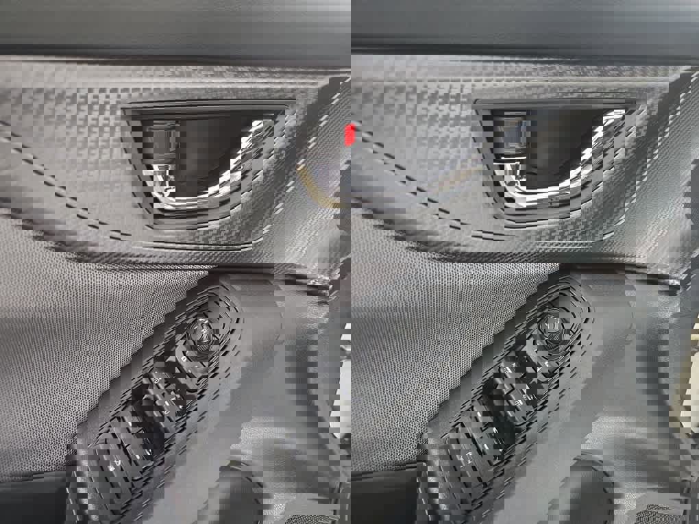 Used 2023 Subaru Impreza 2.0i Sport image 28