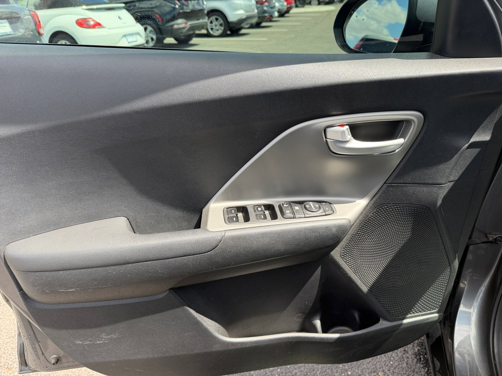 Used 2018 Kia Niro LX image 13