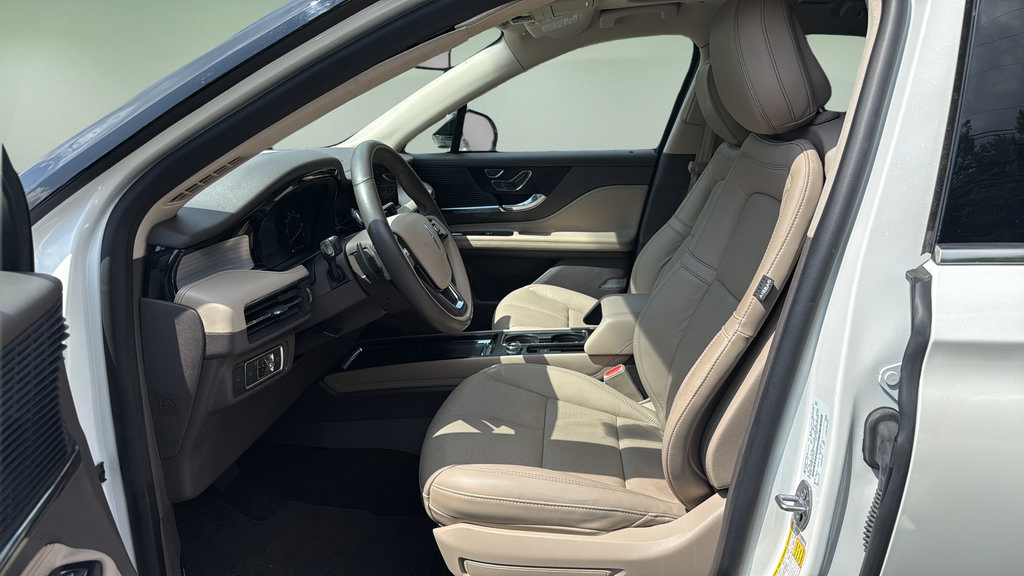 Used 2020 Lincoln Corsair AWD w/ Premium Package image 11