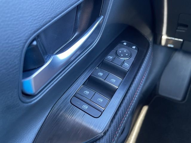 New 2025 Nissan Kicks SR image 32