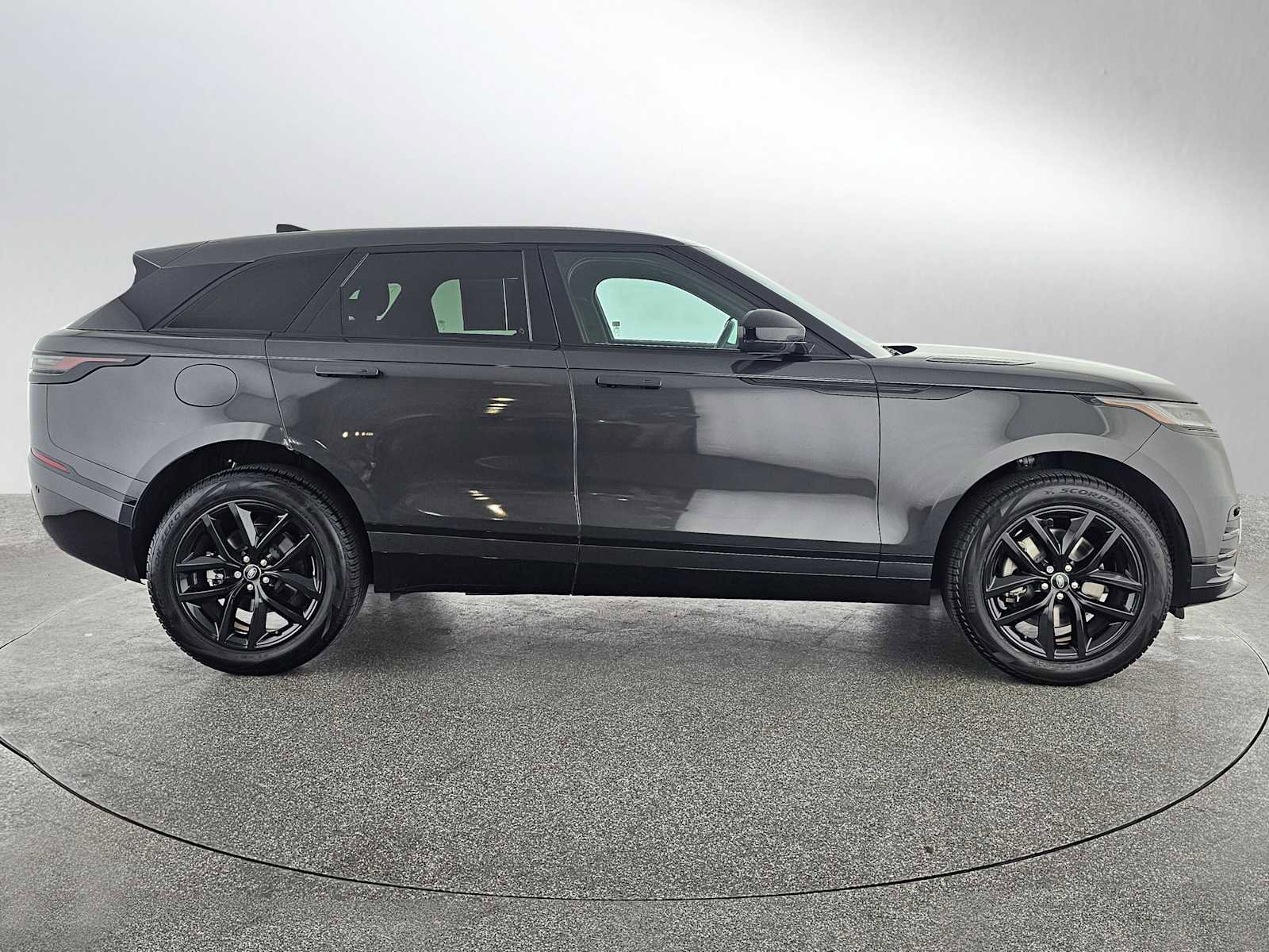 Used 2024 Land Rover Range Rover Velar Dynamic SE image 6