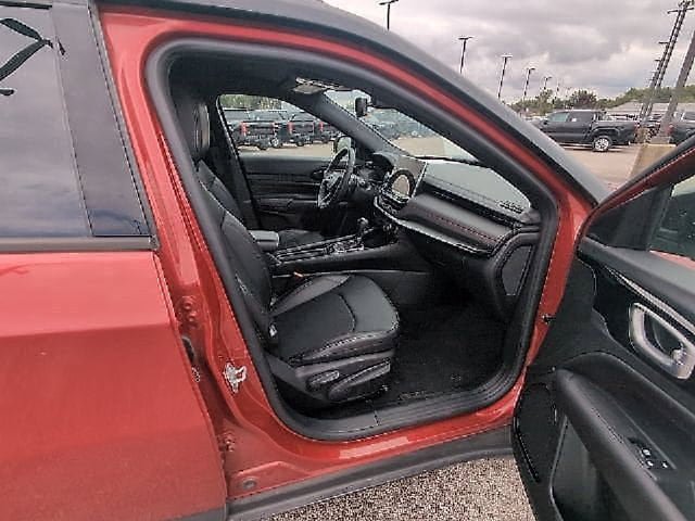 Used 2025 Jeep Compass Trailhawk AWD/4WD image 3