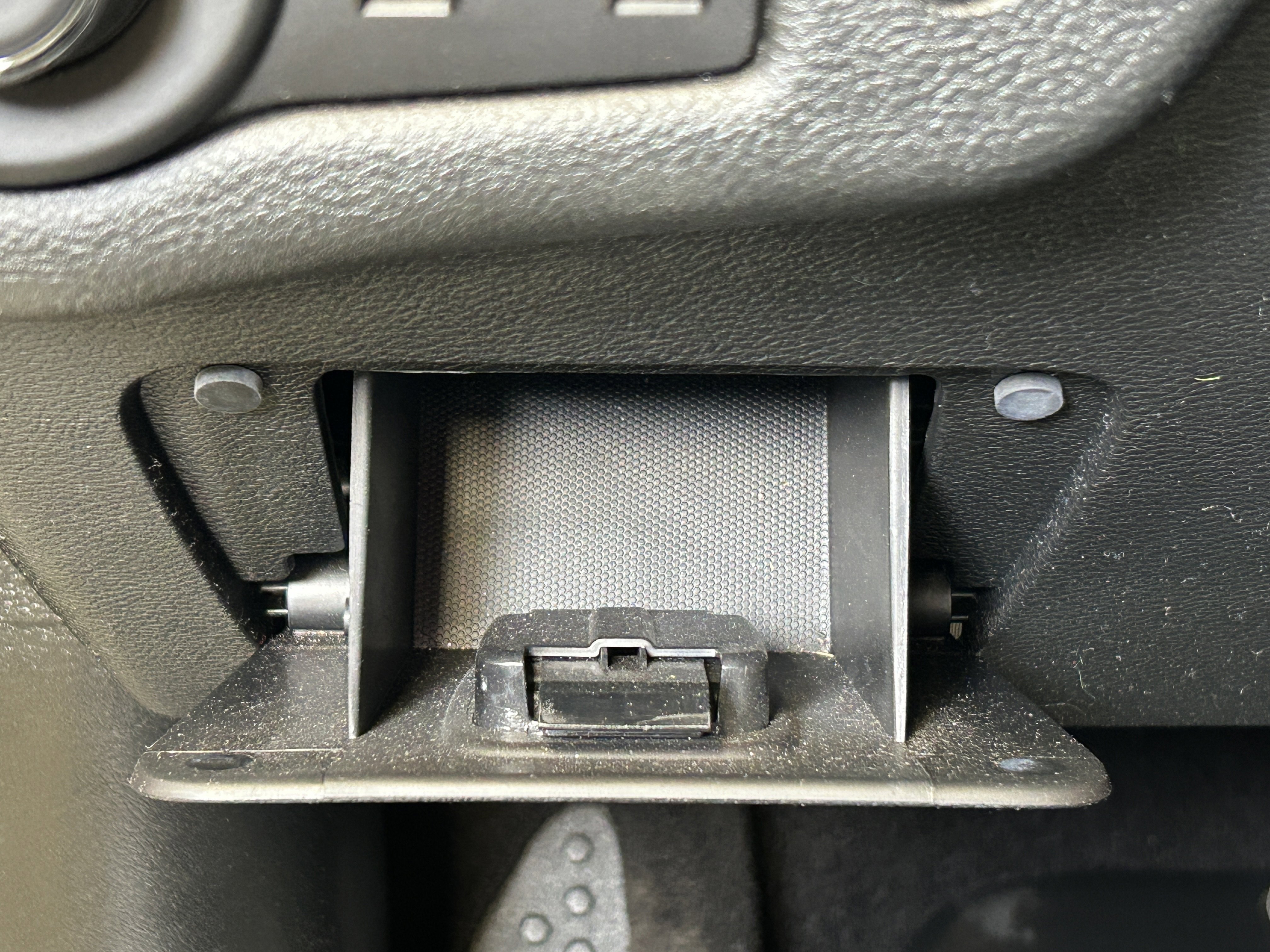 Used 2019 Jeep Cherokee Limited w/ Luxury Group image 19