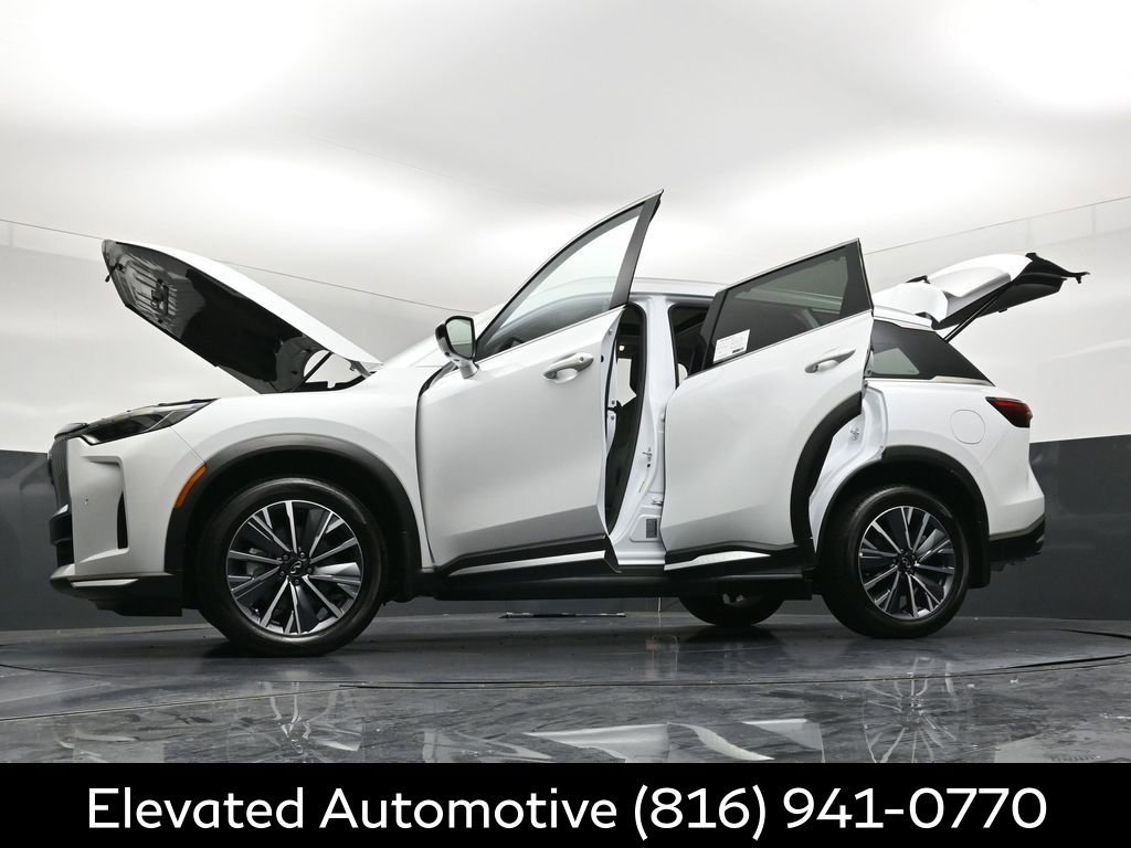 Certified 2026 INFINITI QX60 Luxe w/ Family Package AWD/4WD image 41