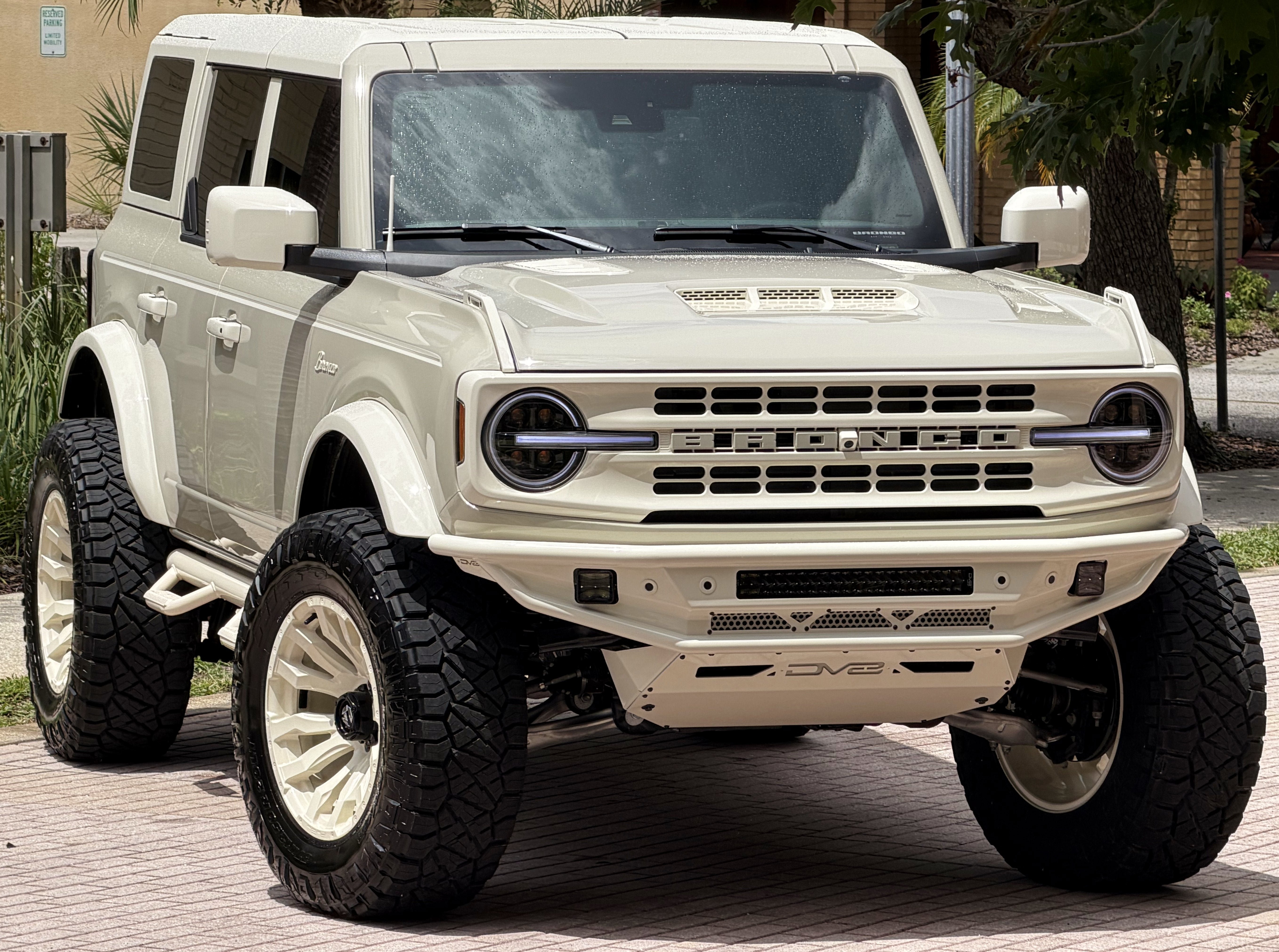 Used 2026 Ford Bronco Outer Banks AWD/4WD image 11