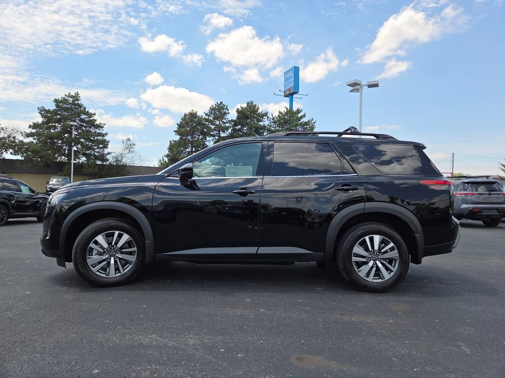 New 2026 Nissan Pathfinder SL AWD/4WD image 13