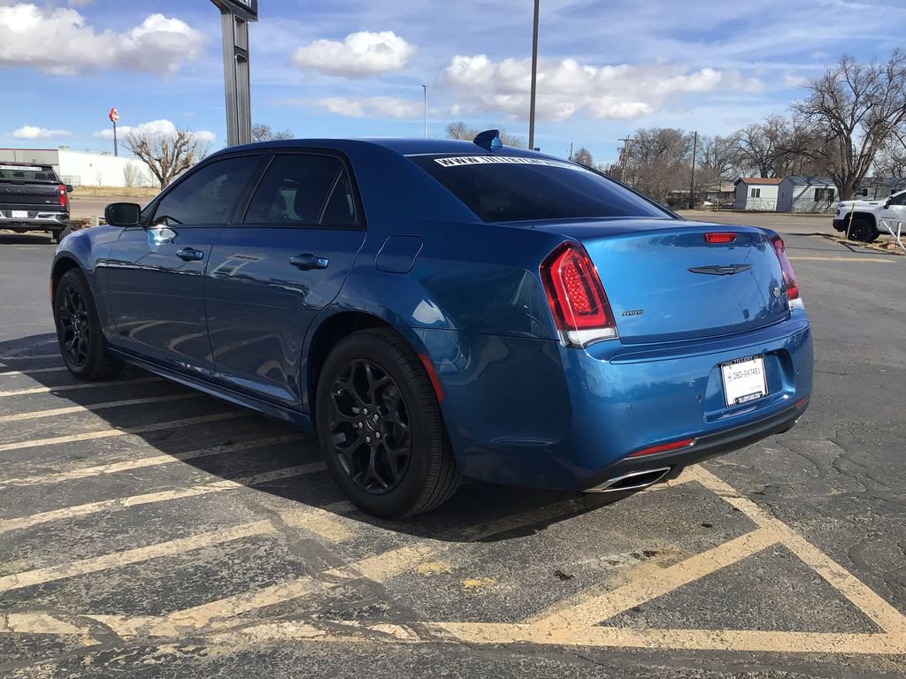 Used 2023 Chrysler 300 Touring L w/ Safetytec Plus Group image 4