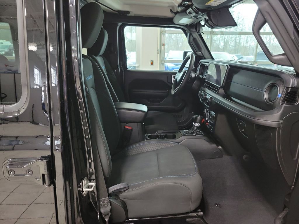 Used 2024 Jeep Wrangler Unlimited Rubicon 4xe image 28
