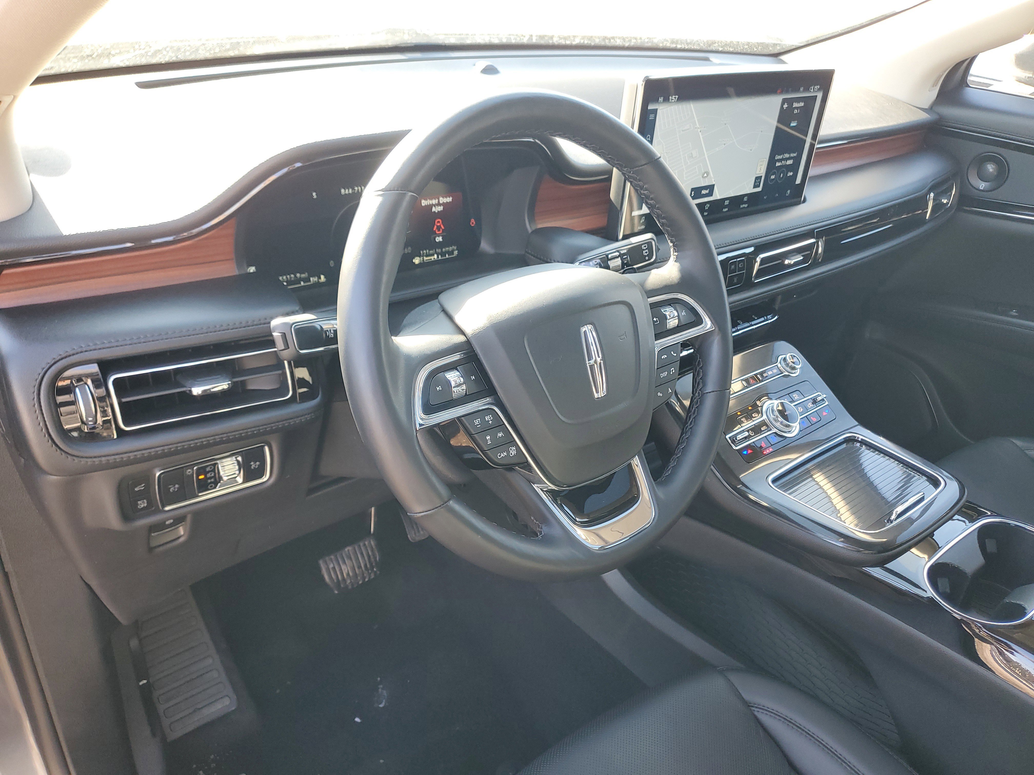 Certified 2023 Lincoln Nautilus Reserve w/ Equipment Group 201A image 13