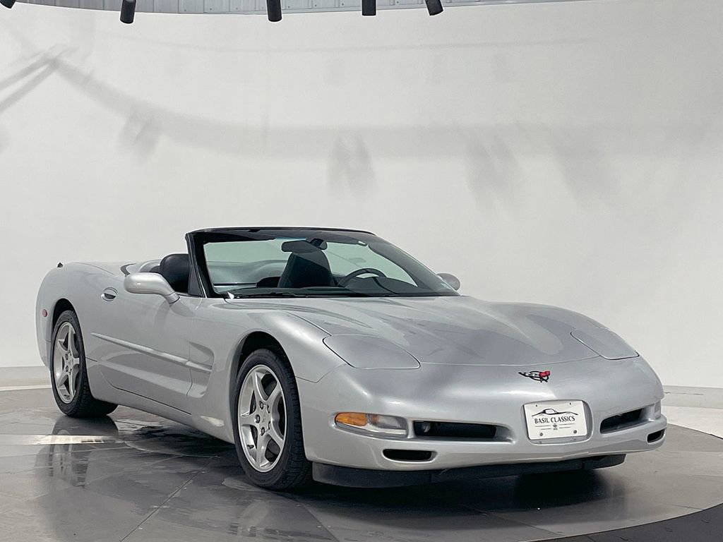 Used 2000 Chevrolet Corvette Convertible w/ Performance Handling Pkg image 31