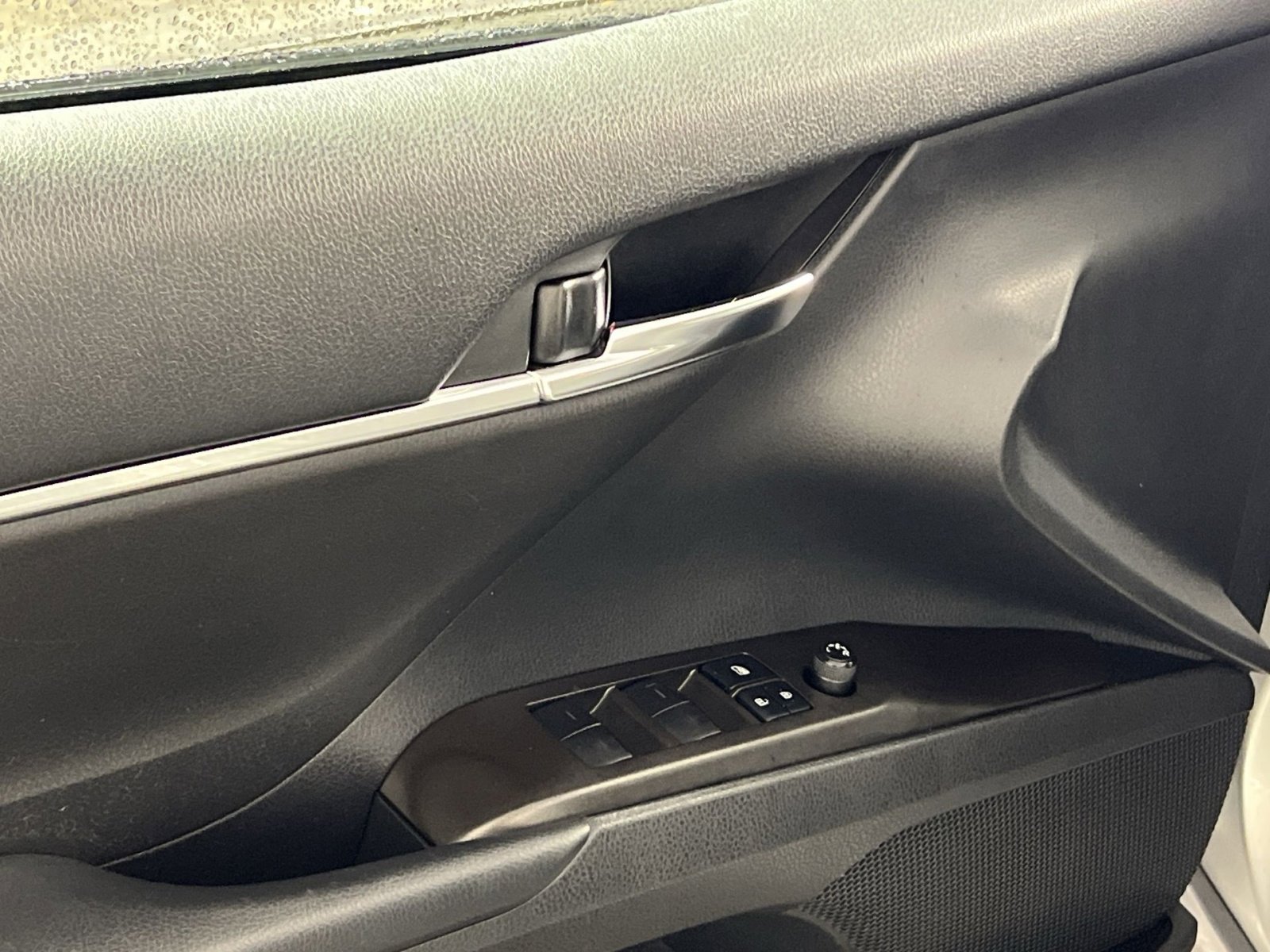 Used 2022 Toyota Camry SE image 15