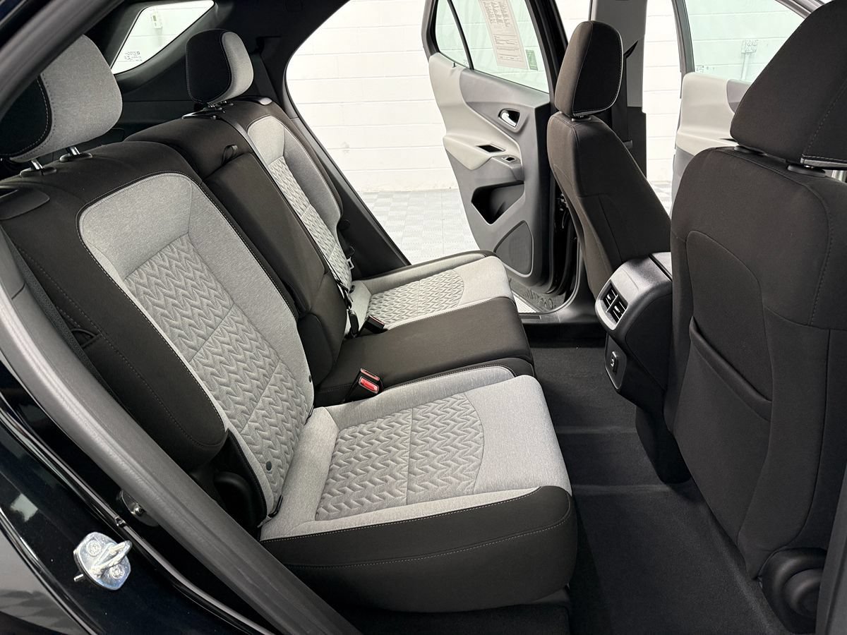 Used 2023 Chevrolet Equinox LS w/ Midnight Edition FWD image 12