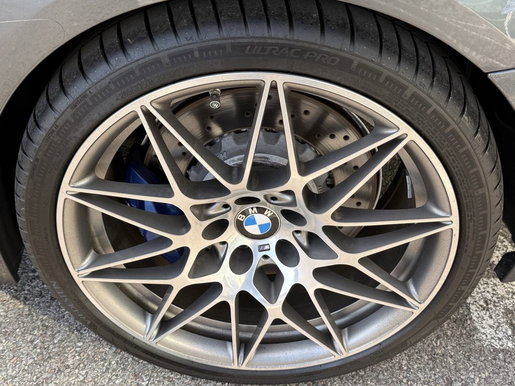 Used 2017 BMW M4 Convertible image 9