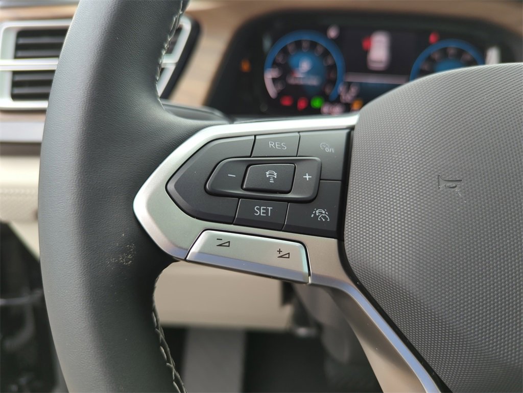 New 2025 Volkswagen Atlas SE image 38