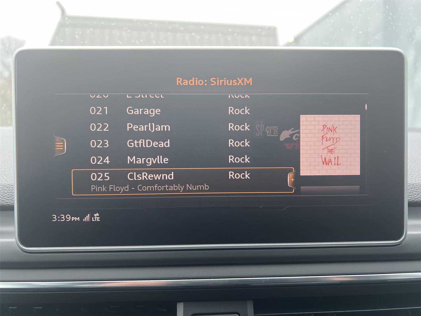 Used 2017 Audi A4 2.0T allroad Premium Plus w/ Technology Package image 16