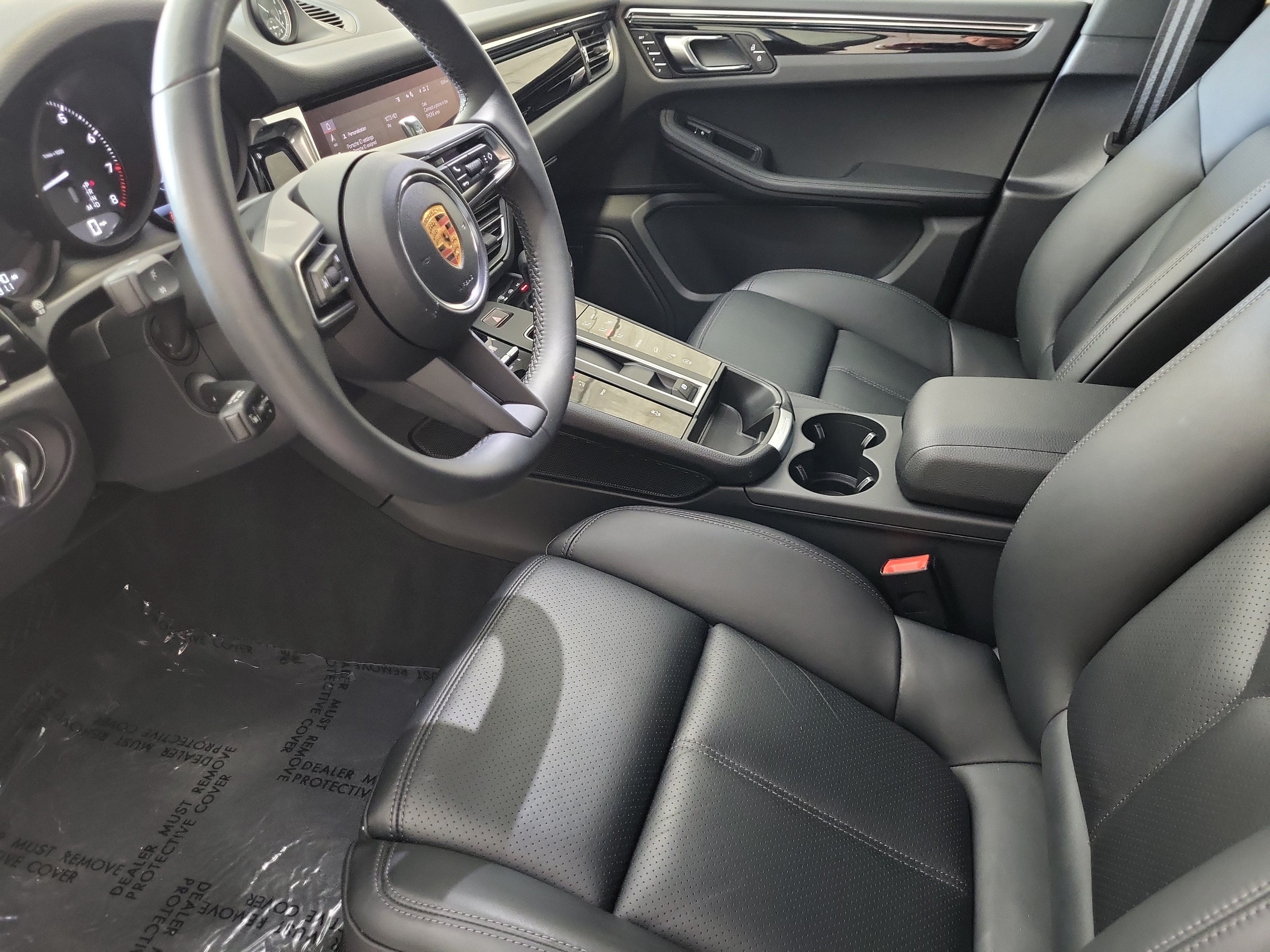 Certified 2026 Porsche Macan AWD/4WD image 4