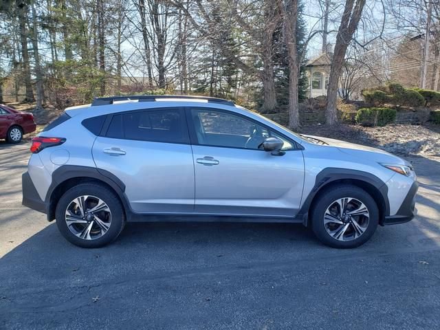 Used 2024 Subaru Crosstrek 2.0i Premium image 2