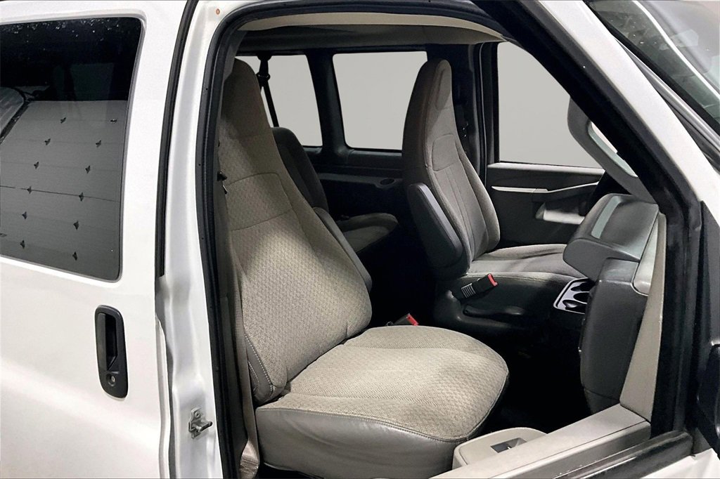 Used 2020 Chevrolet Express 3500 LT w/ LT Preferred Equipment Group image 28