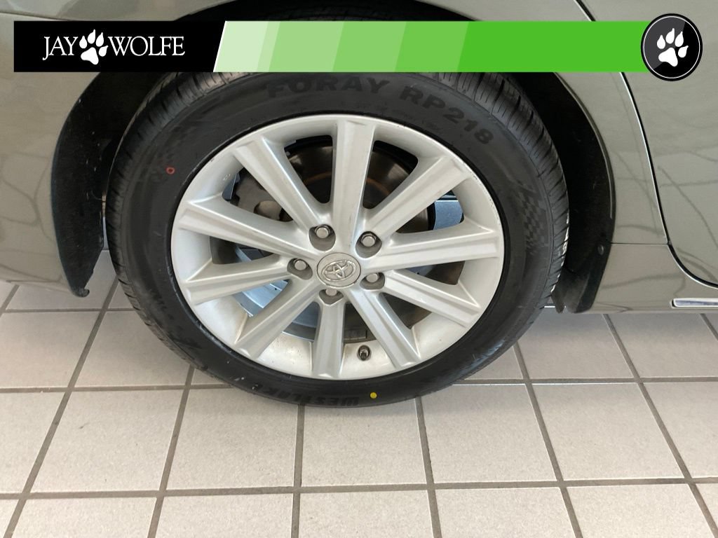 Used 2013 Toyota Camry XLE w/ Leather Pkg FWD image 6