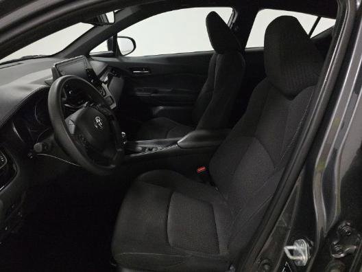 Used 2019 Toyota C-HR LE image 7