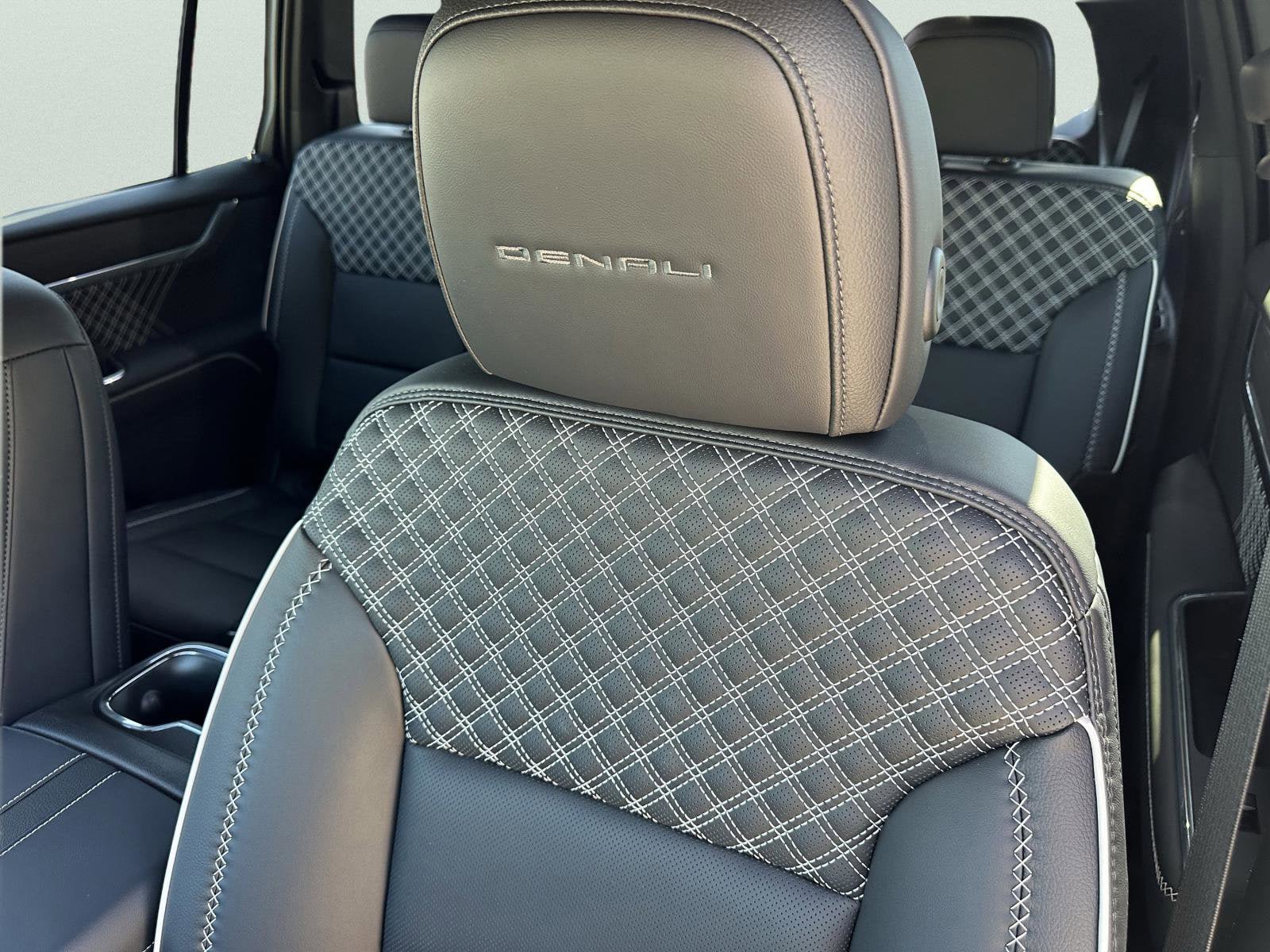 New 2026 GMC Acadia Denali w/ Super Cruise Package FWD image 23