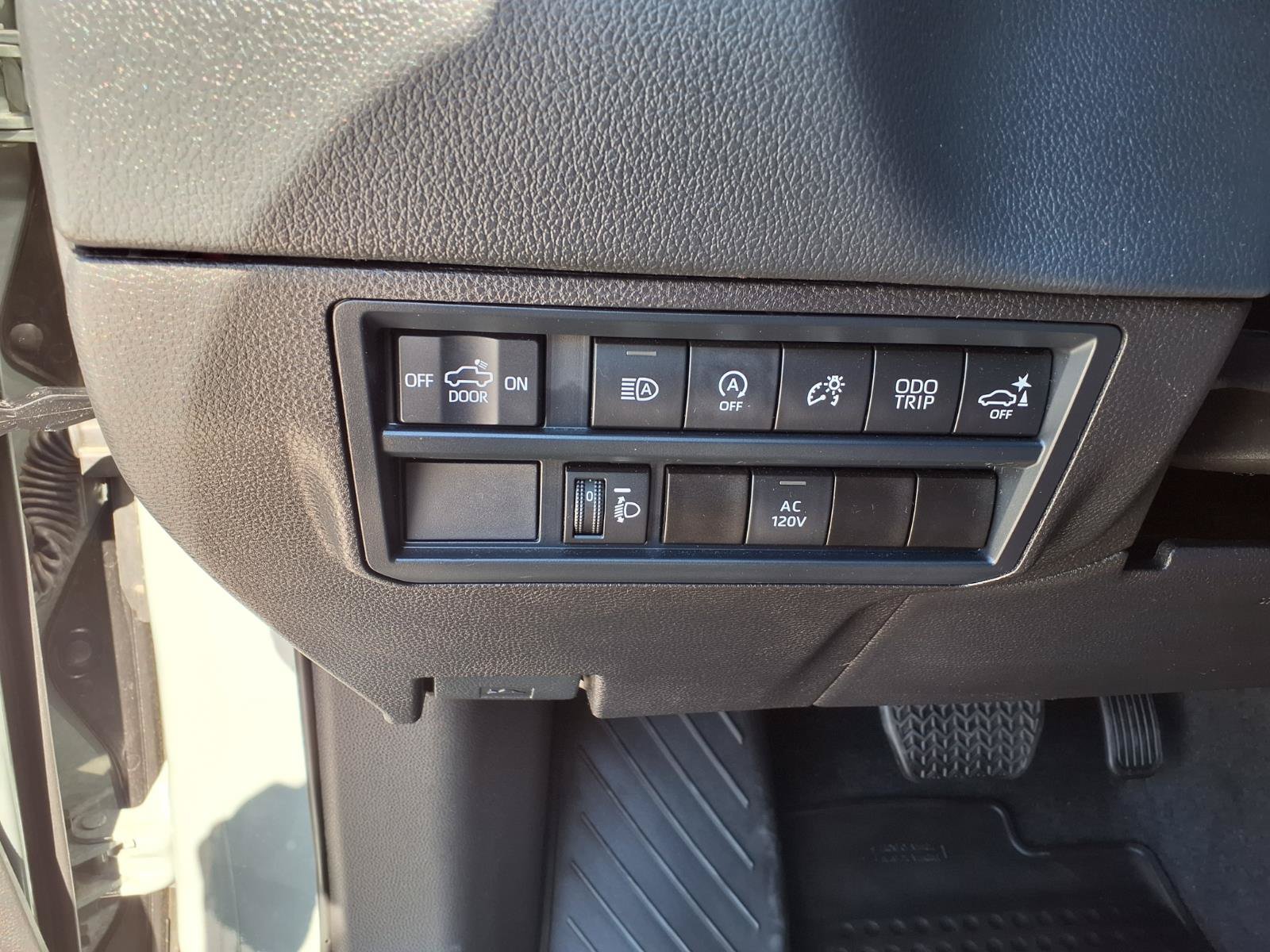 Used 2026 Toyota Tundra Limited w/ Power Package AWD/4WD image 25