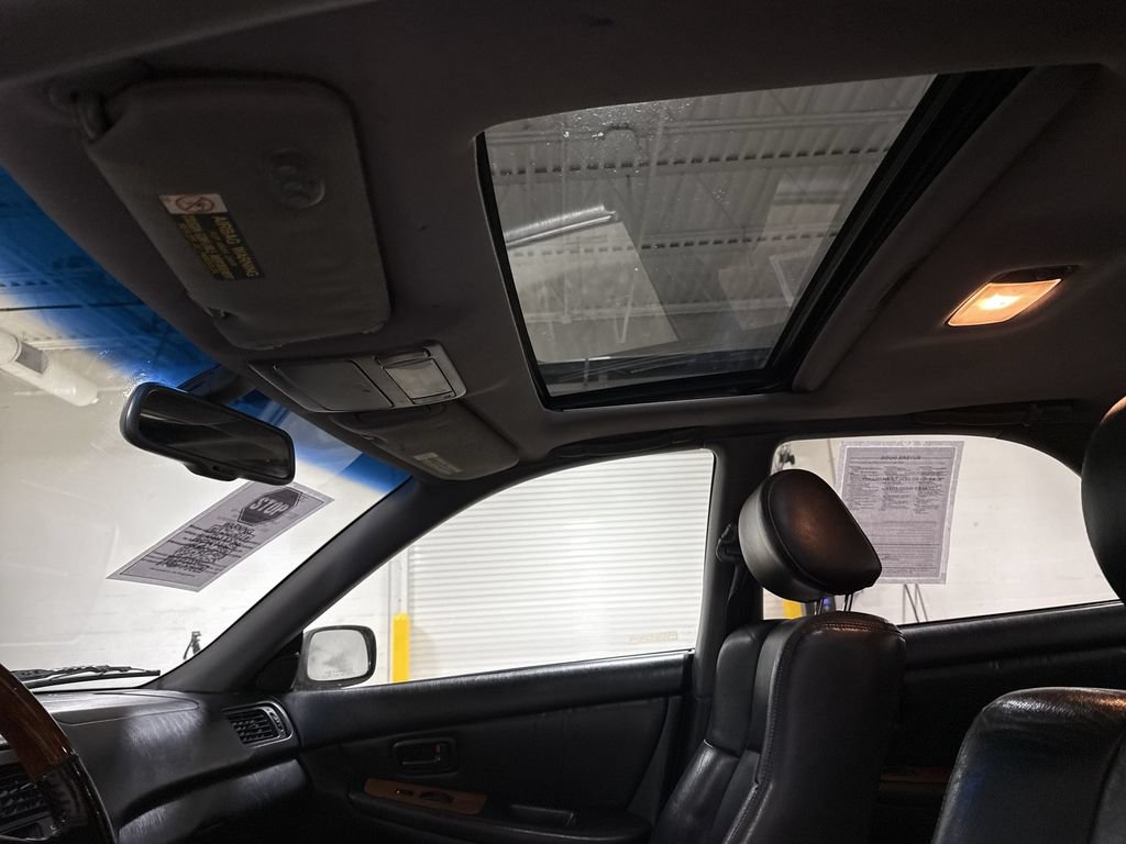 Used 2000 Lexus ES 330 FWD image 18